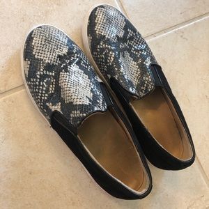Vionic Slip On Shoes 8.5